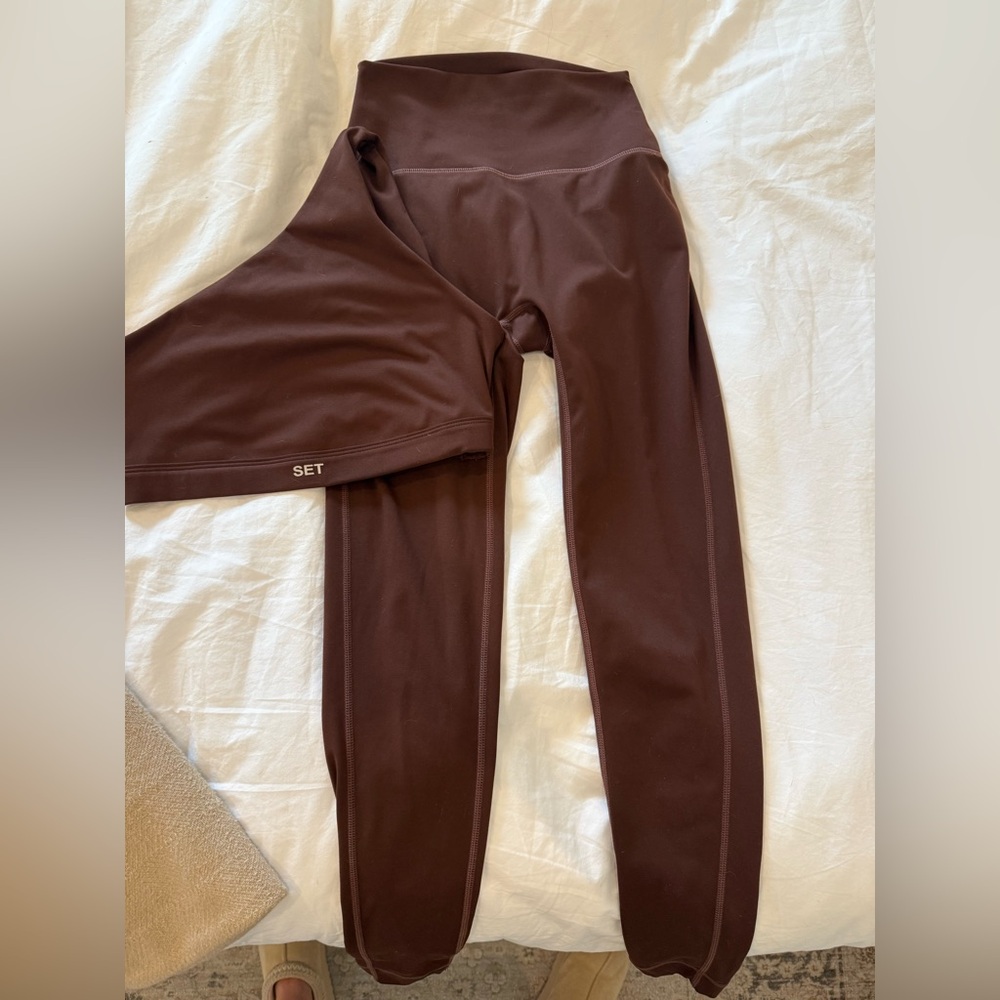 SET Active Brown Luxform Leggings and One Shoulder Bra
